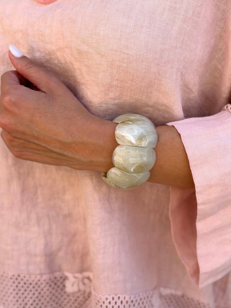 Pearl Coast Resin Bracelet